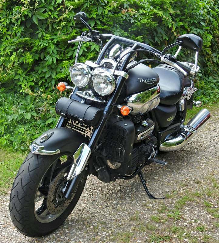 Triumph Rocket 3 fitted Oversize TBars 1.5, black